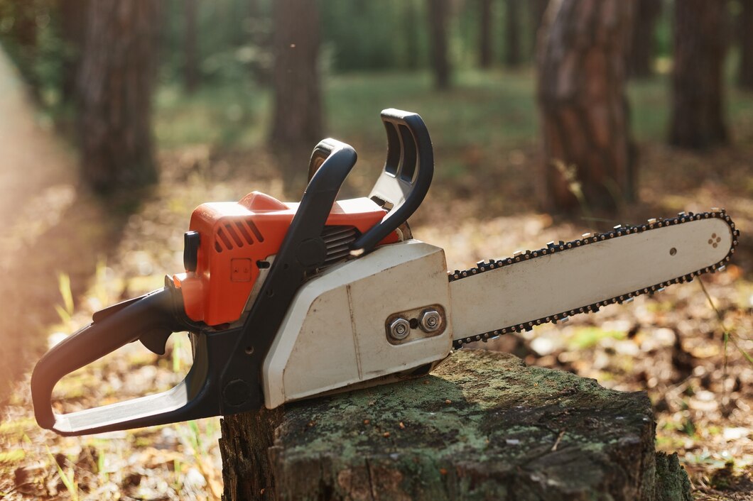 Jak wybrać idealne narzędzie do cięcia drewna?
