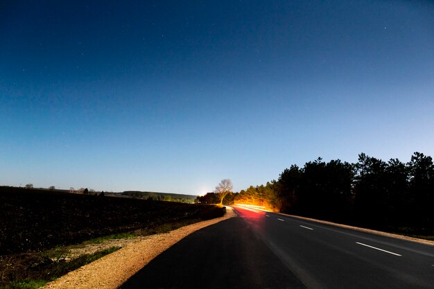 Jak wybrać odpowiednie oświetlenie dla twojego pojazdu ciężarowego?