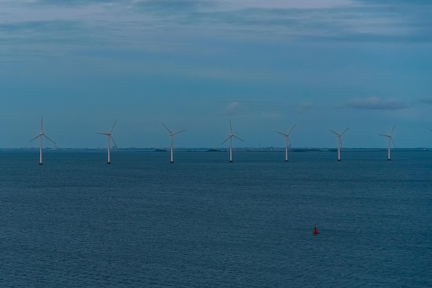 Jakie wyzwania stoją przed rozwojem morskiej energetyki wiatrowej na Bałtyku?